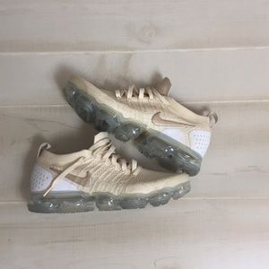 Women’s rare  Nike vapormax 2